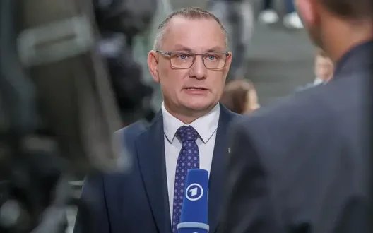 «АдН» закликала канцлера Мерца їхати до Москви на переговори після перемог на виборах
