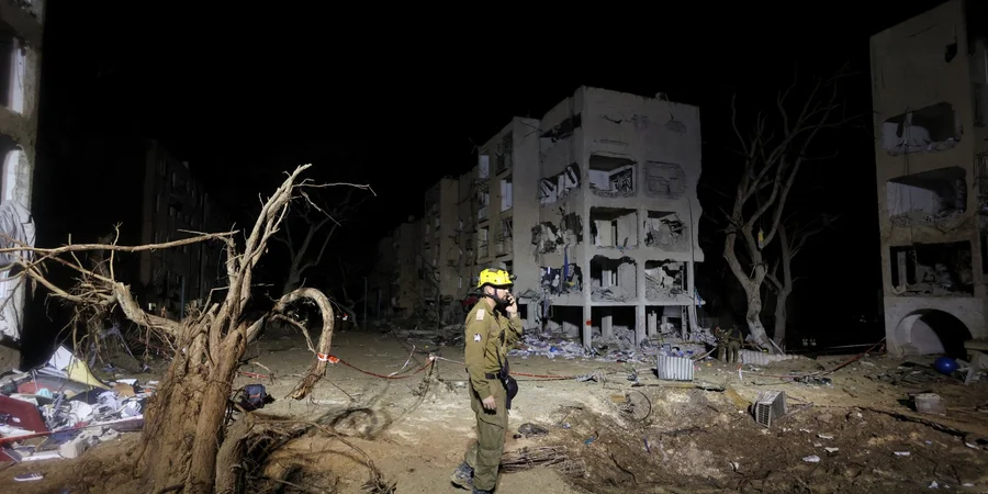 Іран завдав балістичних ударів по Дімоні та Araду в Ізраїлі: понад 100 поранених