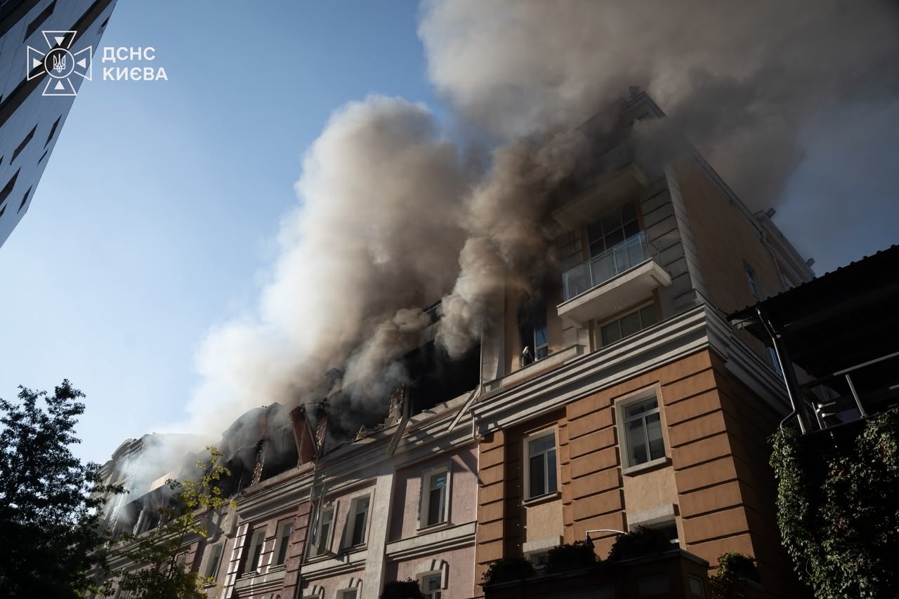 Удар по КВЦ «Парковий» у Києві: 45 постраждалих, двоє загиблих