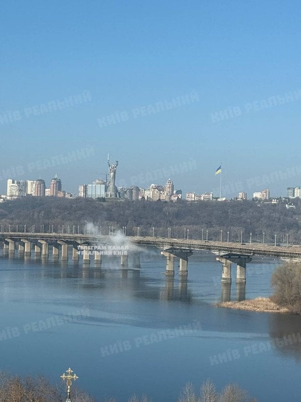 Аварія тепломережі на мосту Патона: Русанівка та Березняки тимчасово без опалення