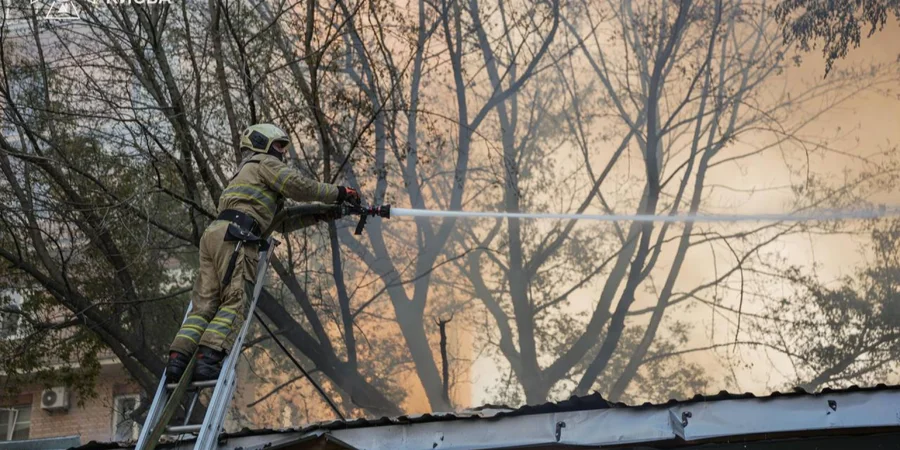 Шахед вдарив по дитячому садку на Оболоні в Києві: масштабна пожежа