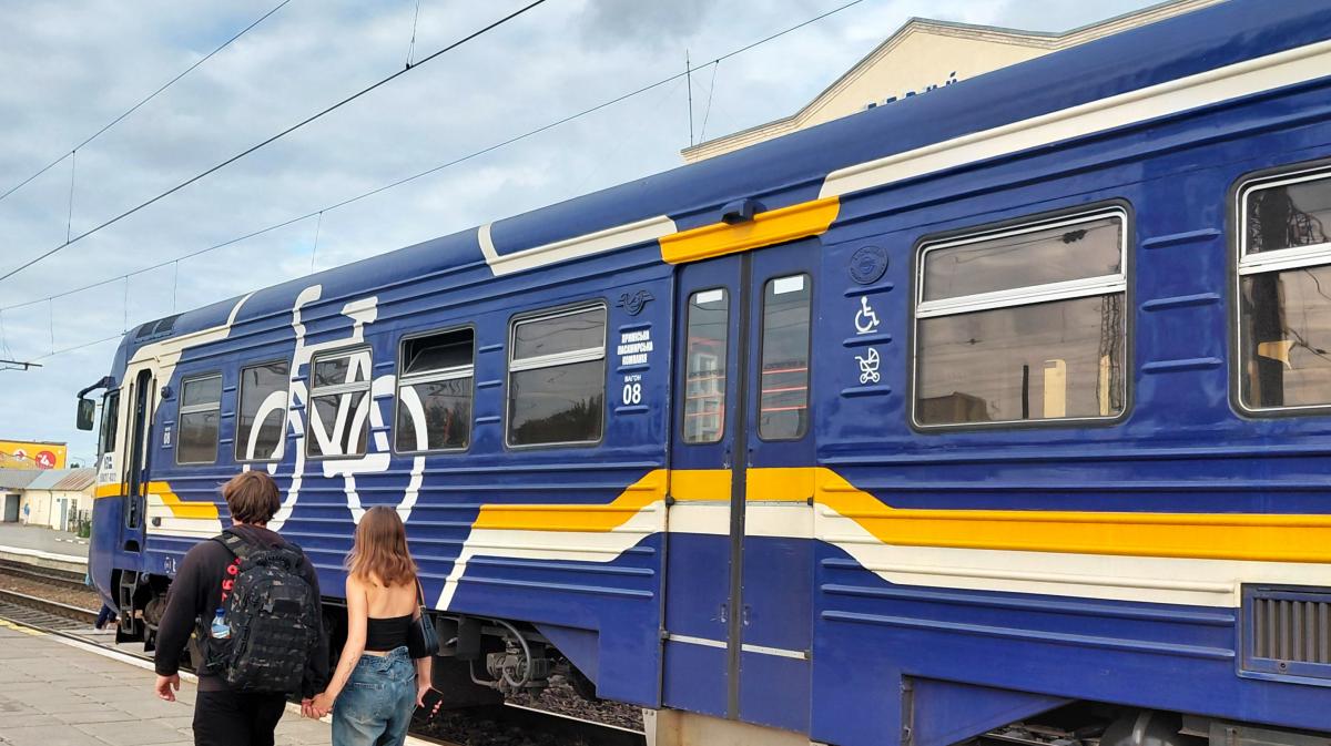 Через атаки РФ Укрзалізниця повідомила про затримки поїздів з центральних та південних регіонів