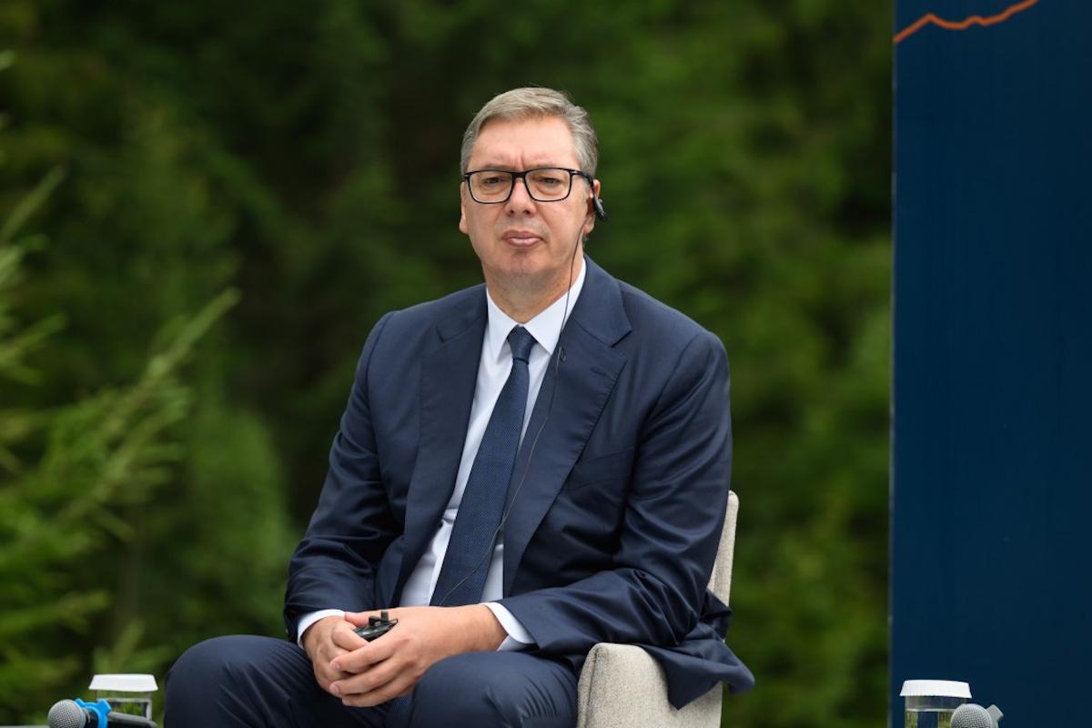 Президент Сербії Вучич офіційно подав у відставку після 9 років при владі