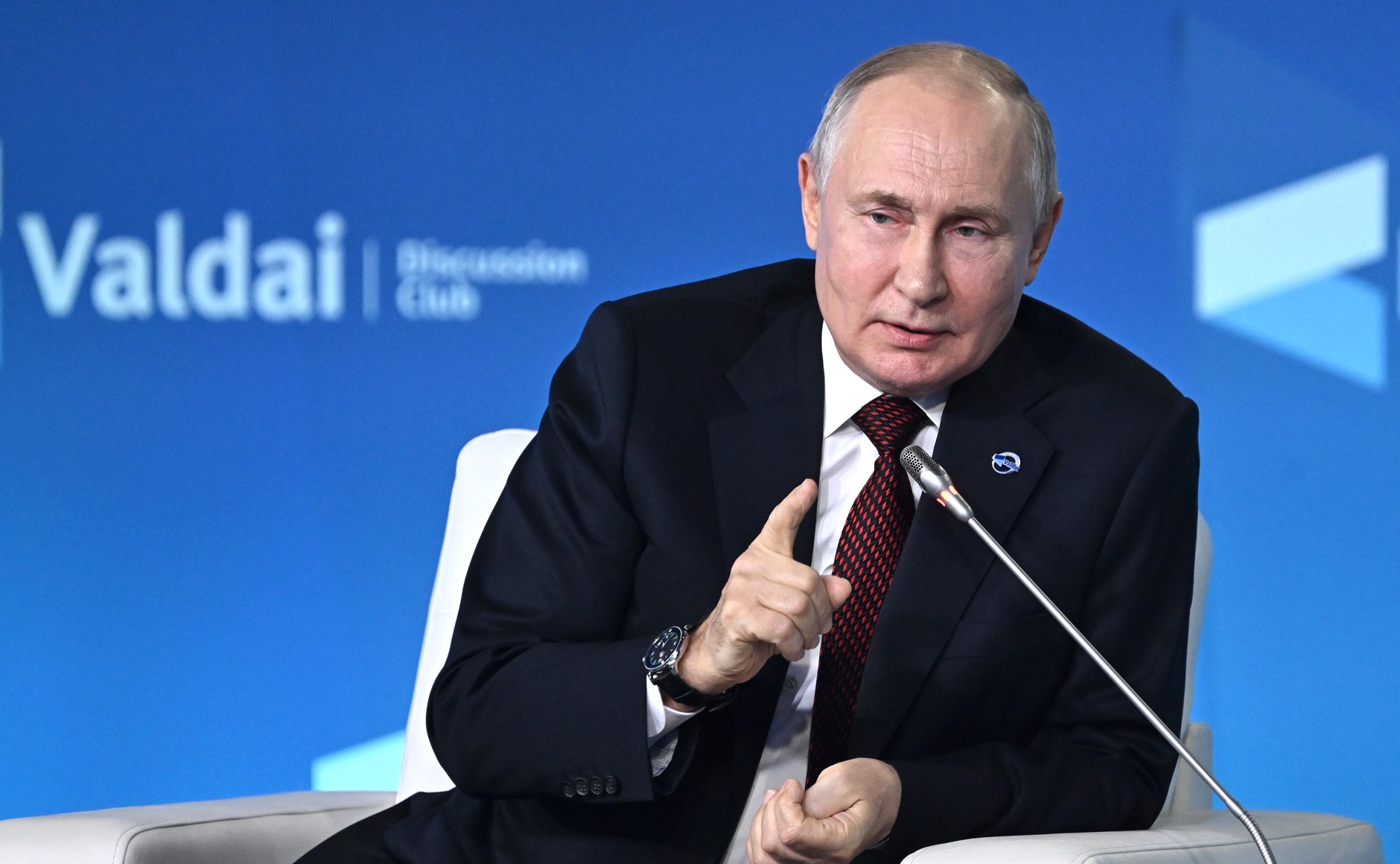 Путін на Валдайському форумі поновив ядерні погрози і звинуватив Захід у провокаціях