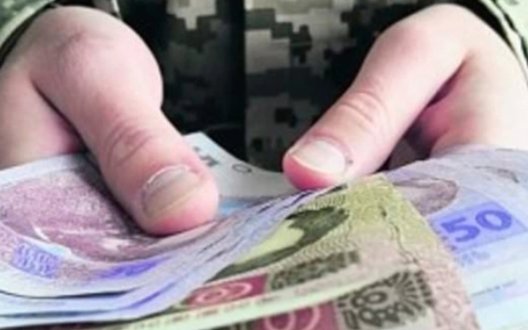 Кабмін виділив понад 50 мільярдів гривень на виплати військовим та їхнім сім'ям у жовтні