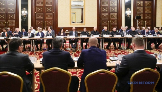 Україна та Німеччина підписали 15 угод на понад 8,5 млрд: IRIS-T, Drone Deal та енергетика