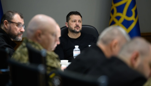 Зеленський провів Ставку: нові завдання щодо РЕБ, далекобійних дронів та санкцій проти РФ