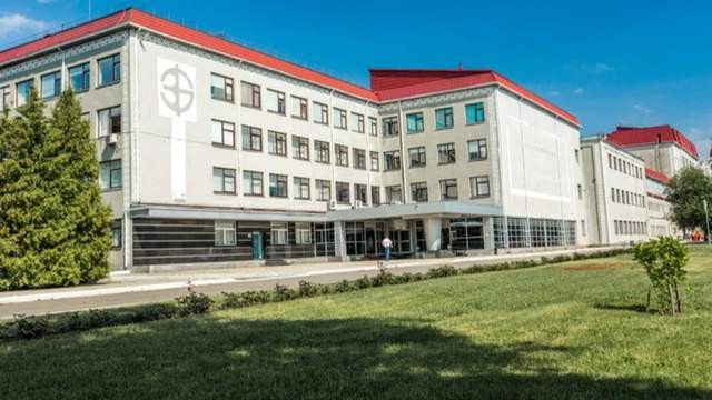 Росія вдарила по Борщагівському хіміко-фармацевтичному заводу в Києві