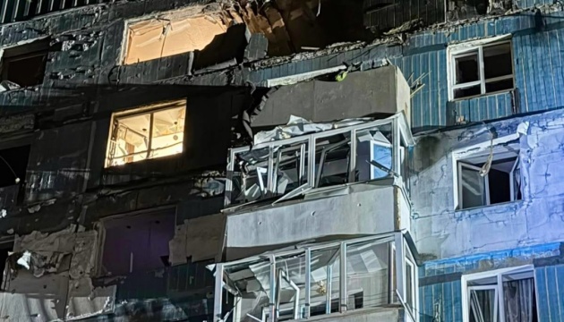 Шахед вдарив по дев'ятиповерхівці в Дніпрі: троє поранених