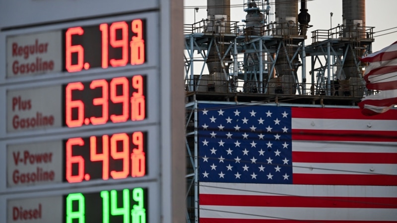 Конгрес США готує «Закон Рейгана» про заборону купівлі нафти з Росії