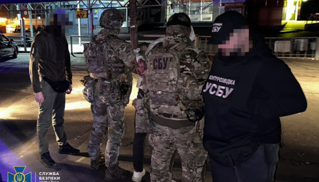 СБУ затримала студента, який готував підрив автобуса з військовими у Рівному