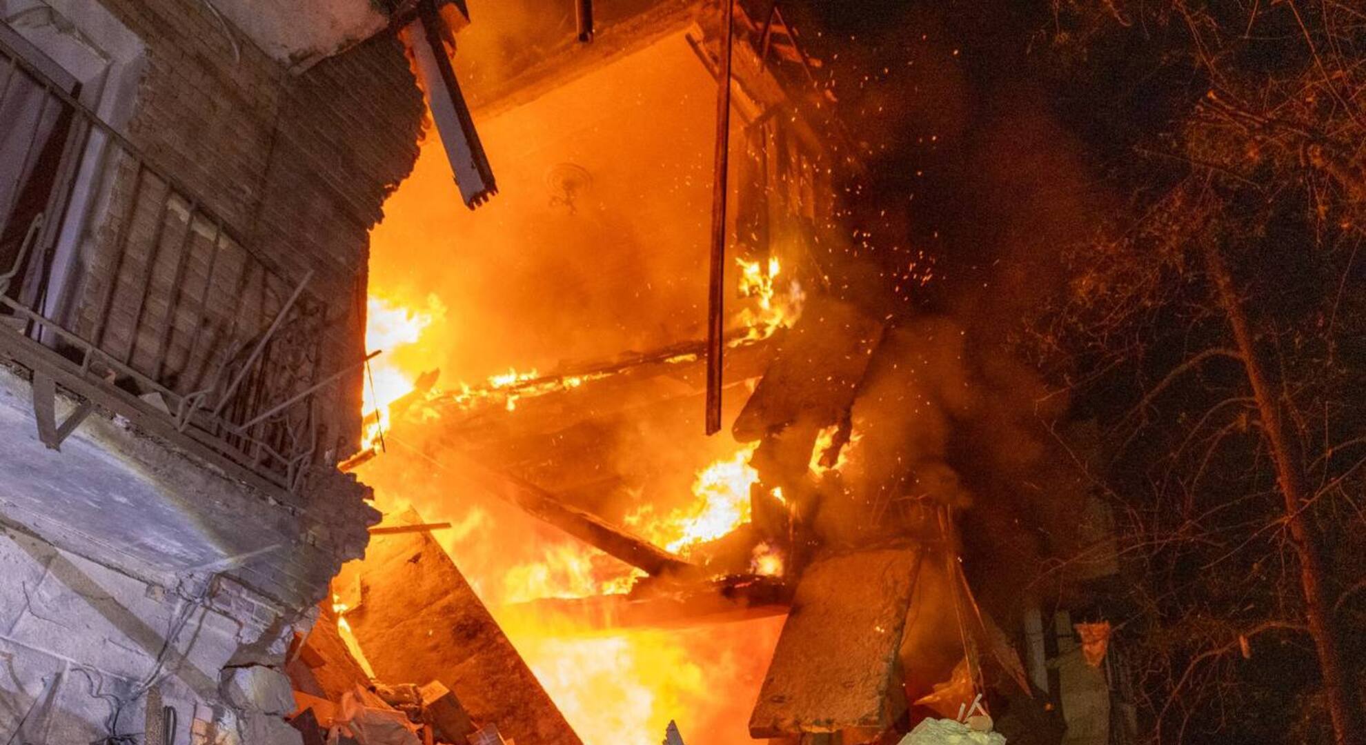 Ракетний удар по Харкову: під завалами будинку знайдено трьох загиблих