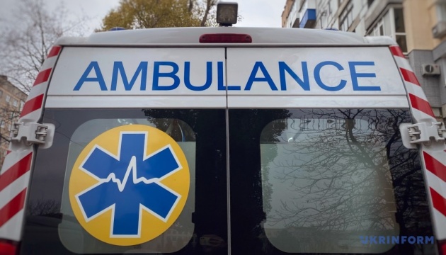 Росія вдарила шахедом по Рівному: дрон влучив між авто, троє поранених