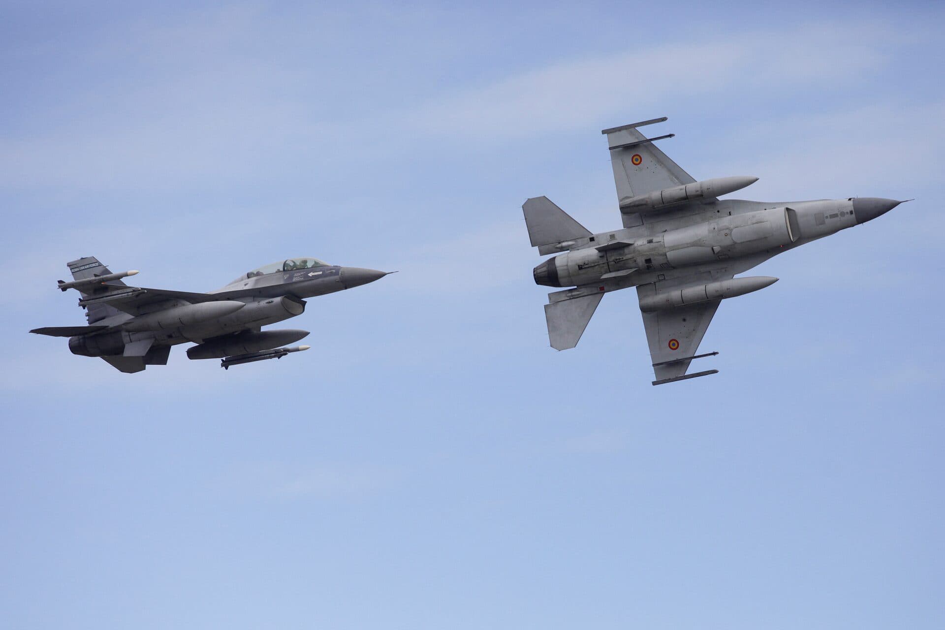 Румунія збила два дрони F-16 над Чорним морем і скликала засідання НАТО