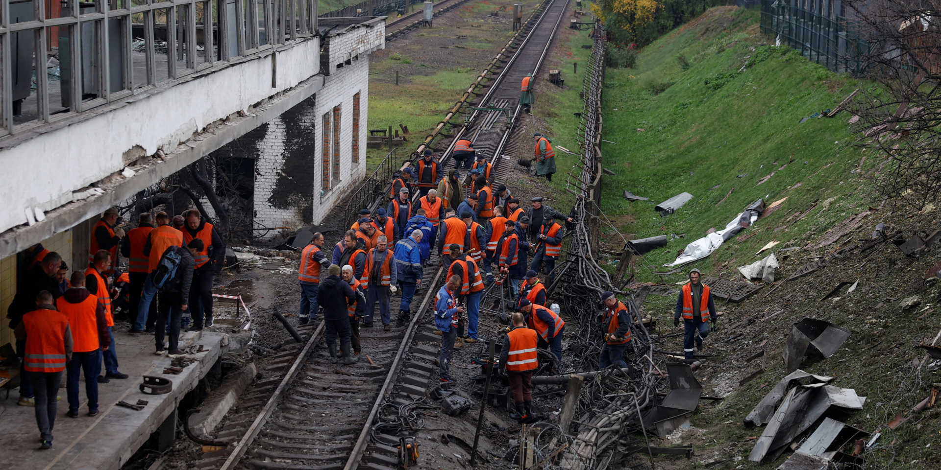 У Києві відновили рух метро на червоній лінії, станція "Чернігівська" закрита