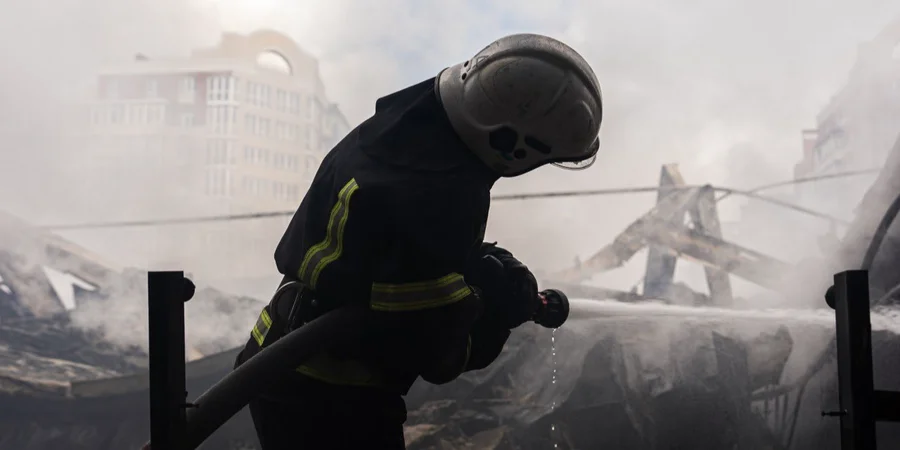 Ворожий дрон влучив у будинок на Житомирщині: дев'ятеро поранених, серед них двоє дітей