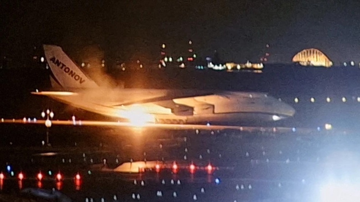 Ан-124 «Руслан» Antonov Airlines загорівся під час посадки в аеропорту Японії