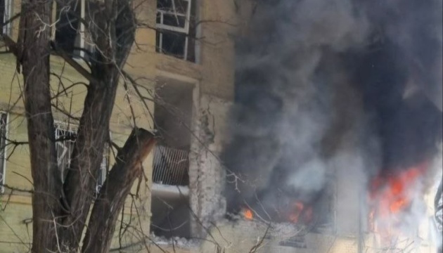 Шахед РФ влучив у багатоповерхівку у Дніпрі: п'ятеро поранених