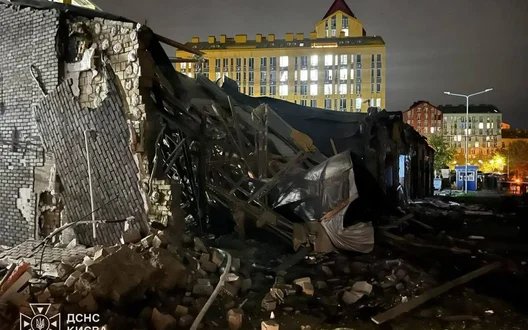 Нічна атака РФ: ППО збила 96 дронів і 3 ракети, у Києві загинула людина