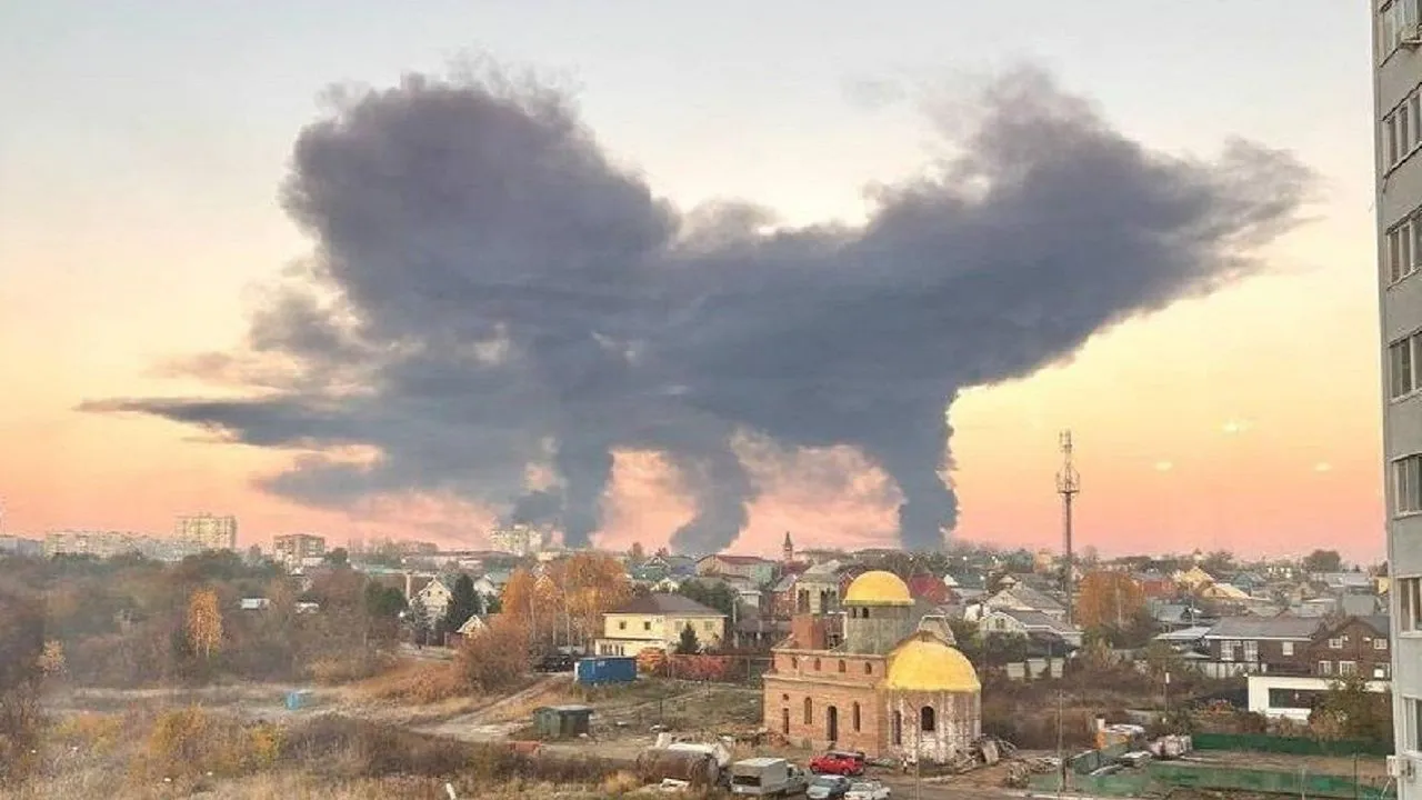 Дрони атакували Новокуйбишевський НПЗ: пожежа на заводі авіаційного палива РФ