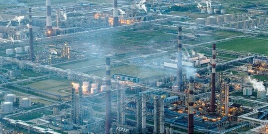 Удар по Кірішському НПЗ: пошкоджено ключові установки переробки одного з найбільших НПЗ РФ