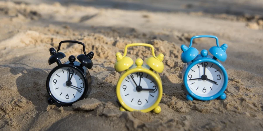 Україна перейшла на літній час 2026: стрілки переведено на годину вперед