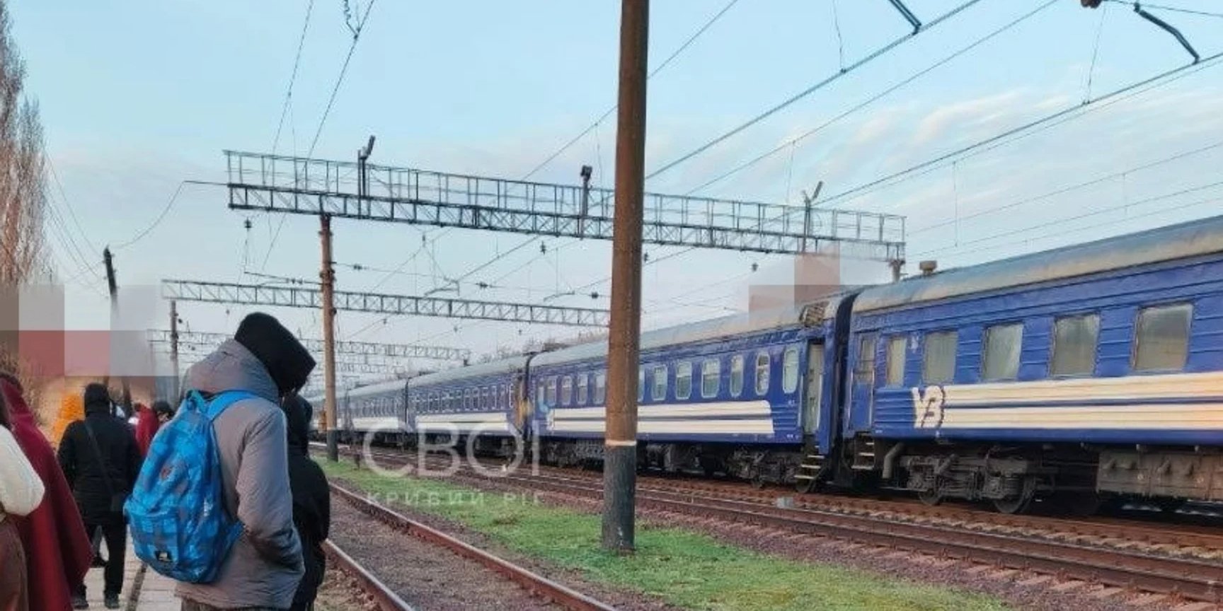 Масові зупинки поїздів по всій Україні через загрозу дронів