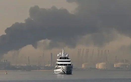 Іран атакував кувейтський нафтовий танкер у порту Дубая