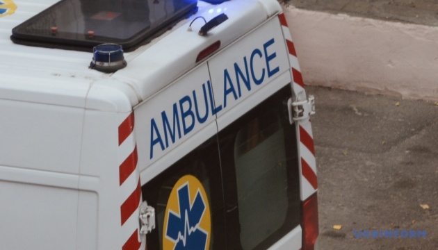 Вантажівка зіткнулася з пасажирським потягом на Харківщині: рейси затримуються