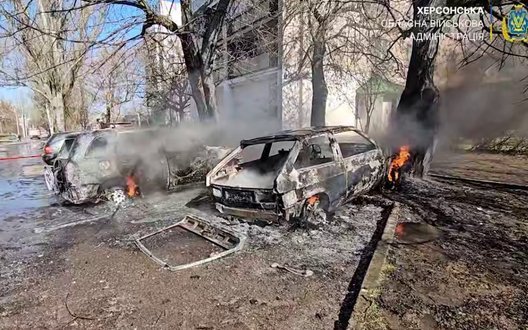 Обстріли Херсонщини 4 квітня: двоє загиблих і десятеро поранених, серед них дитина