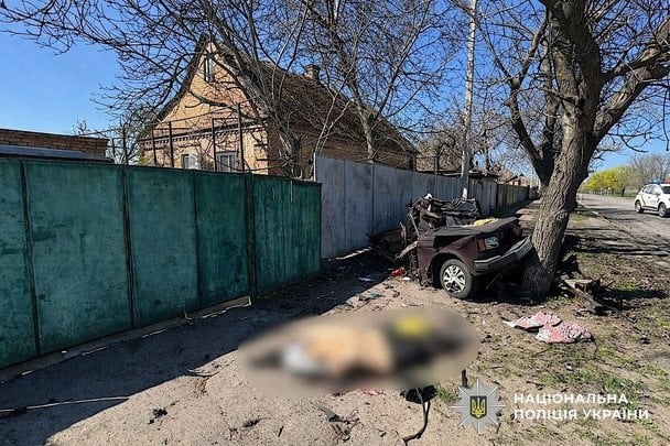 Дрон РФ вдарив по цивільному авто в Нікополі: загинув чоловік, дружина у важкому стані