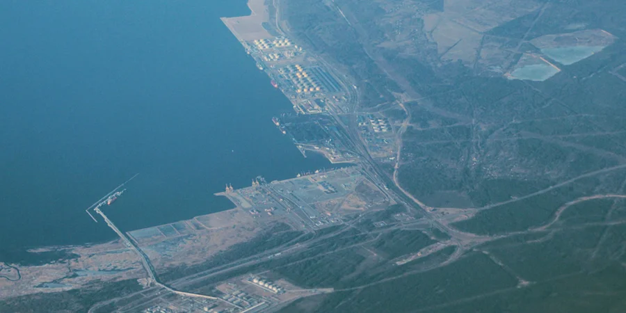 Дрони атакували нафтові порти Росії: Новоросійськ горить, Усть-Луга відновлює роботу