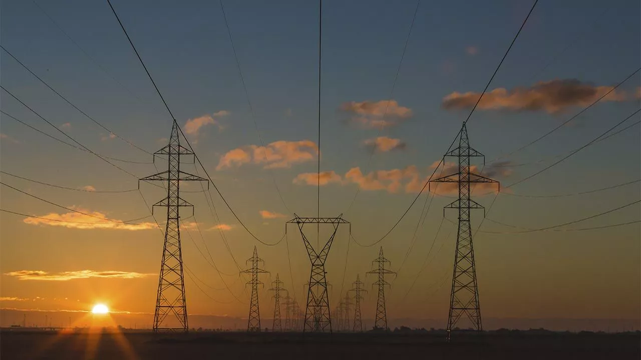 Графіки обмеження потужності 7 квітня: Укренерго застосує обмеження для промисловості вранці