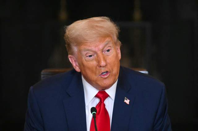 Трамп заявив: Іран може бути знищений за одну ніч, погрожує тотальним знищенням інфраструктури