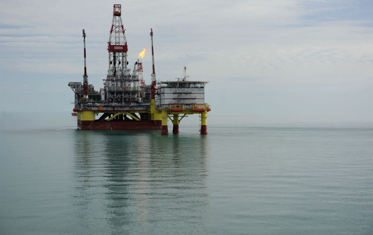 ЗСУ уразили дві бурові платформи РФ на шельфі Каспійського моря