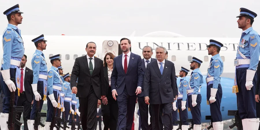 Делегації США та Ірану прибули до Пакистану на мирні переговори