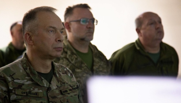 Сирський відвідав Південну операційну зону: ворог посилює угруповання