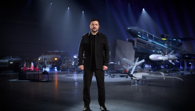 День зброяра: Зеленський про мільйони FPV та нова виставка ОПК у МЗС