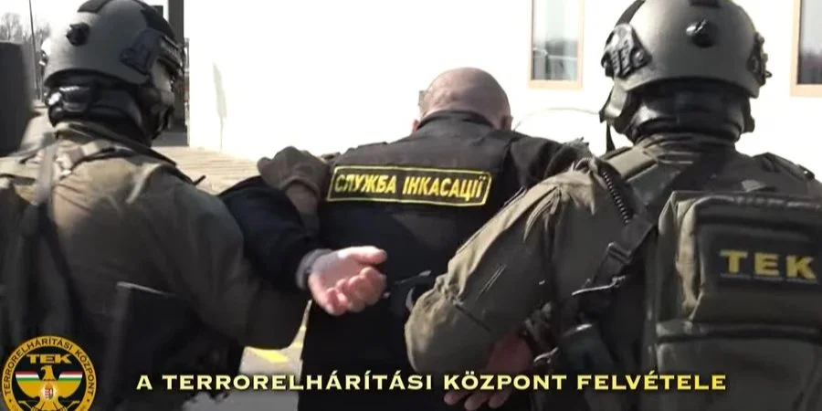 Угорщина показала конфісковані мільйони та запустила петицію проти України