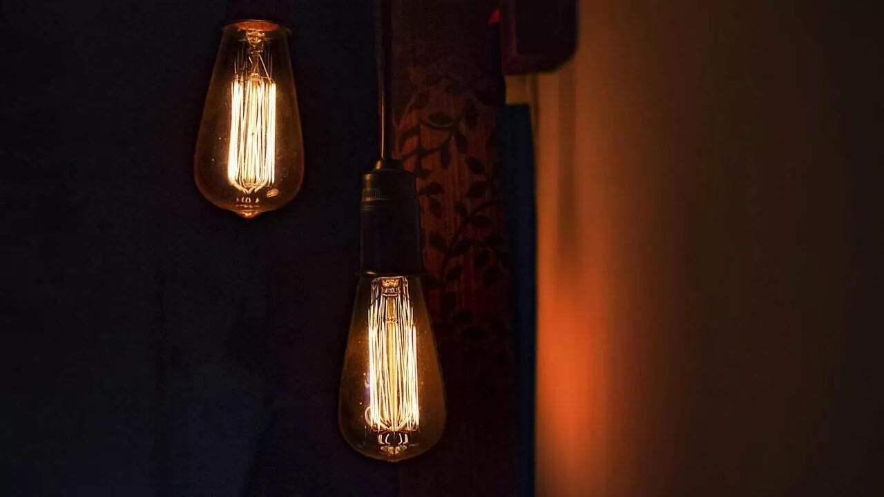 Укренерго не прогнозує відключень електроенергії у четвер, 16 квітня