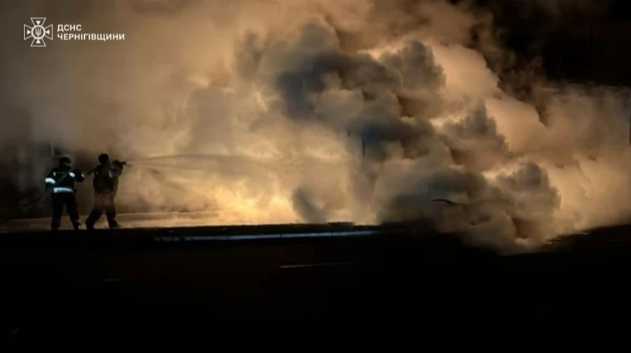 Росія атакувала критичну інфраструктуру Чернігова: пожежі та близько 6 тисяч без світла