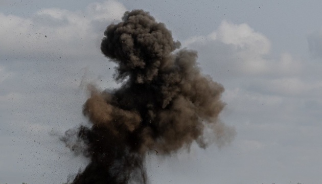 Атака на Дніпро: пошкоджено транспортне підприємство, виникла пожежа