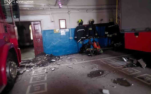 Атаки РФ на Сумщині: 2 загиблих і 5 поранених, дрон вдарив по пожежній частині