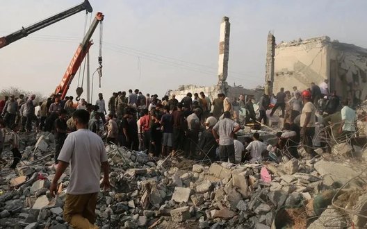 США підтвердили удари по Ірану: постраждала школа, Іран заявив про атаку на авіаносець, Трамп обговорює введення військ