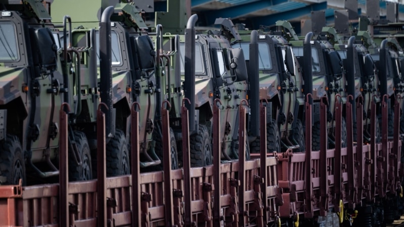 Іспанія передасть Україні 100 бронемашин VAMTAC та 155-мм боєприпаси