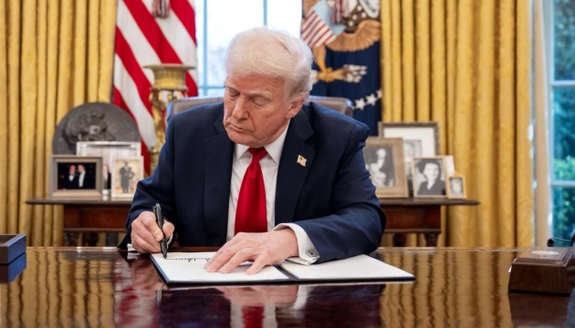 Міністр ВМС США Фелан раптово пішов у відставку