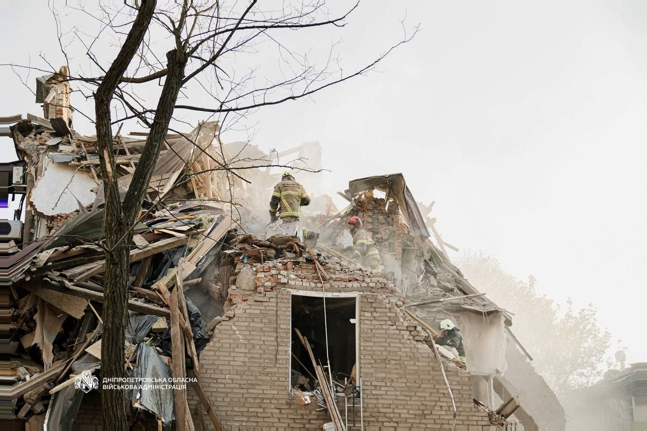 Росія масовано вдарила по Дніпру: 8 загиблих, 49 поранених, атака тривала понад 20 годин