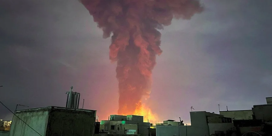 Ізраїль вперше атакував нафтову інфраструктуру Ірану: удари підтверджені відео