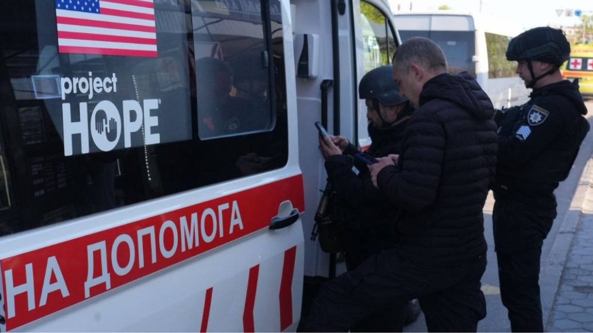 Атака на Запоріжжя: дрон влучив у зупинку, є поранені