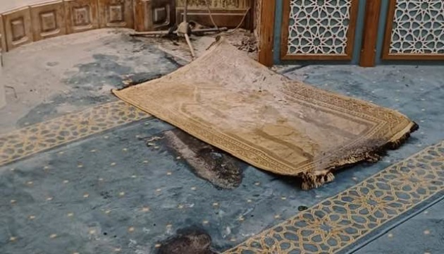 У Львові невідомий закинув два «коктейлі Молотова» до мечеті: пожежу загасили